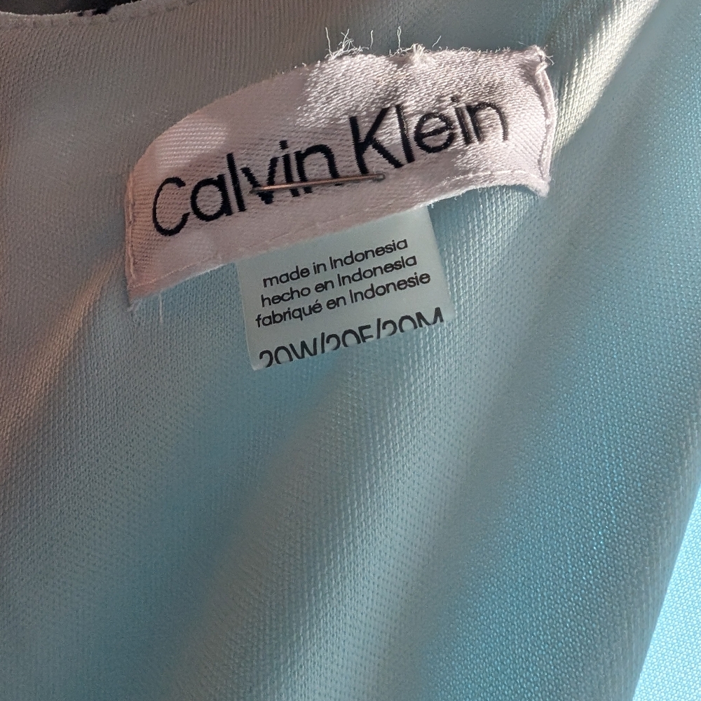 Calvin Klein beautiful floral print dress - Picture 3 of 6